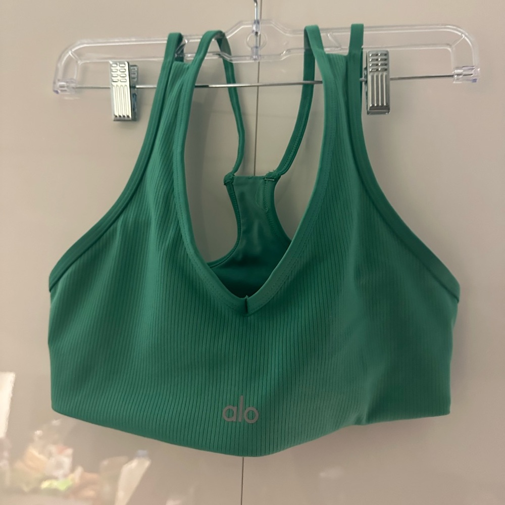 ALO-Airlift Ribbed Jump Start V-Neck Bra - Picture 3 of 5